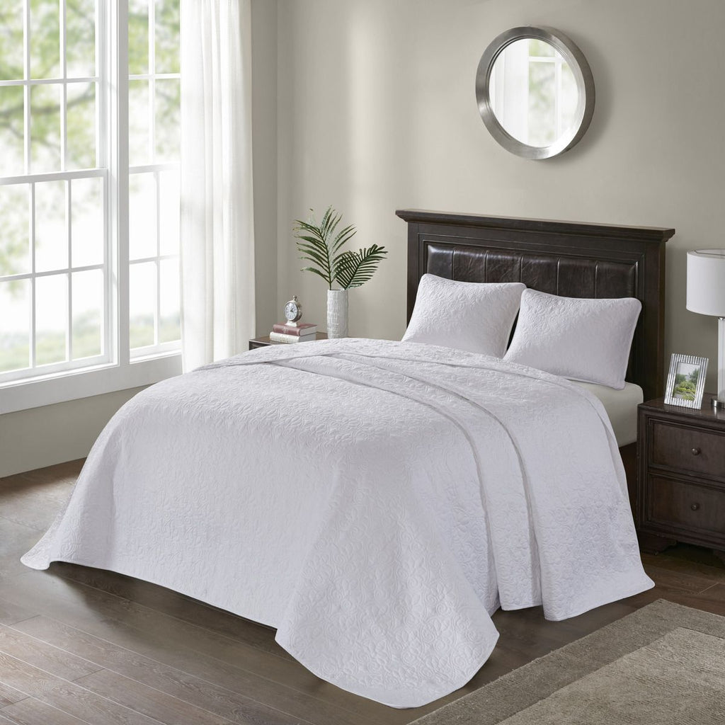 White Reversible Quilted Bedspread Set