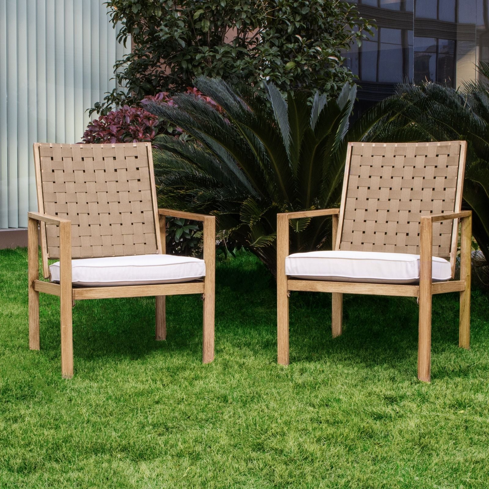 Wood-Grain Patio Chairs for Flexible Outdoor Dining