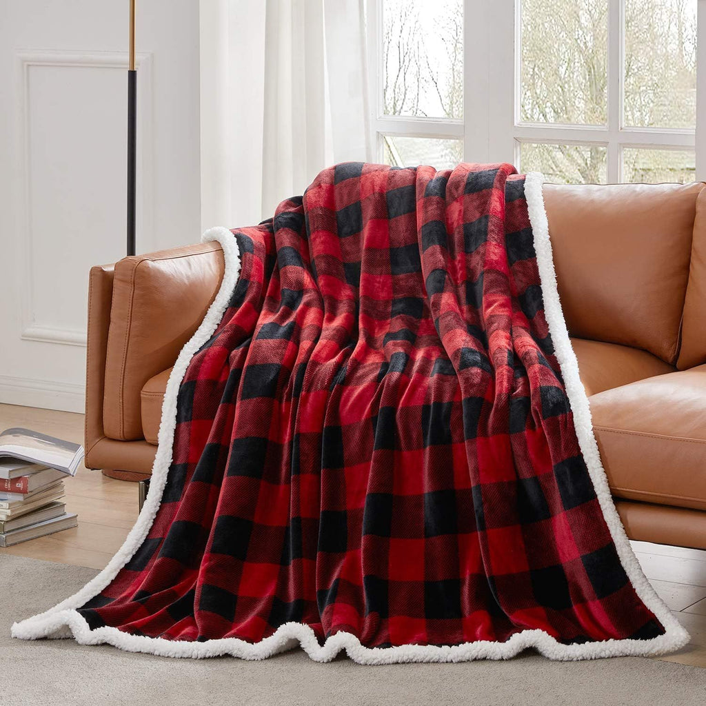 Cozy Buffalo Plaid Christmas Throw