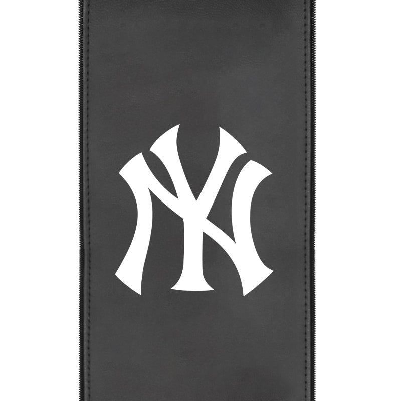 Silver Series Club Chair with New York Yankees Logo