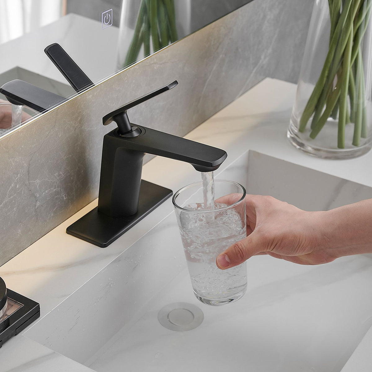 Matte Black Single-Hole Bathroom Faucet