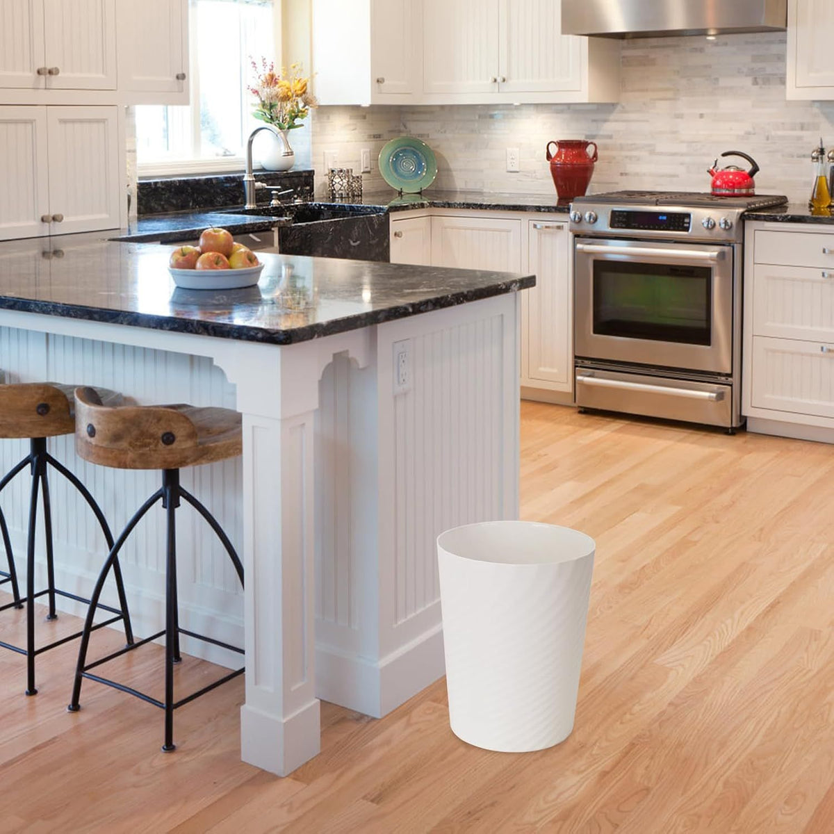 Compact White Wastebasket for Everyday Trash