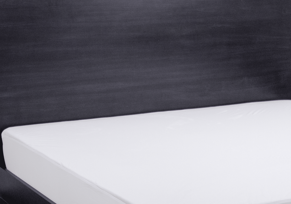 Smooth-Top Full Mattress Protector with Spill Barrier