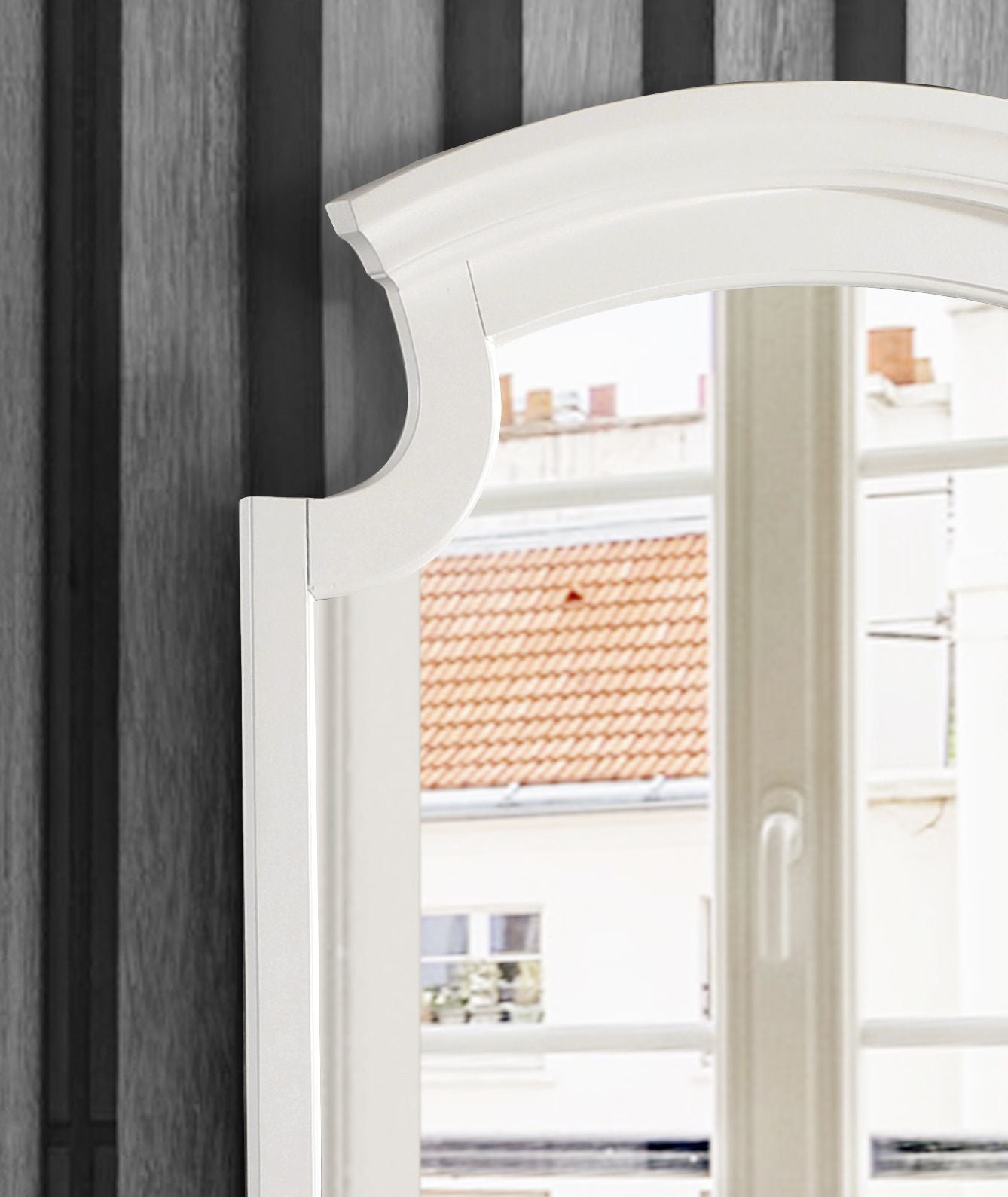 Real Wood Veneer Carved Mirror with Low Distortion Glass