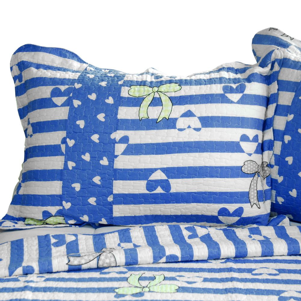 The Gift Reversible Vermicelli-Quilted Bedding Set
