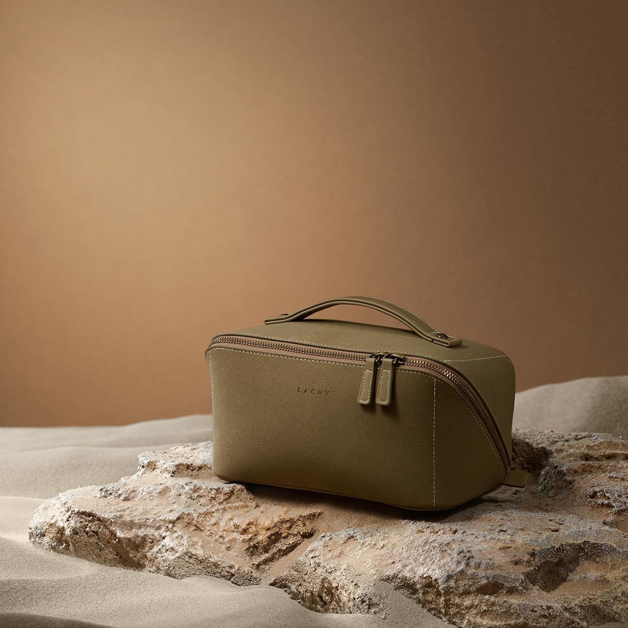 Travel Makeup Bag with Divider and Handle – Opens Flat
