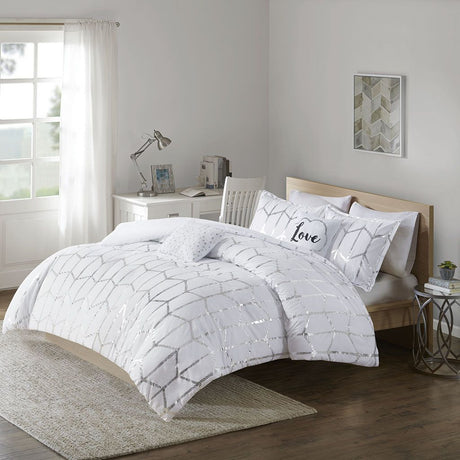 Silver Geometric Comforter Set with Coordinated Accents