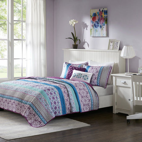 Global Print Reversible Quilt Set with Accent Pillows