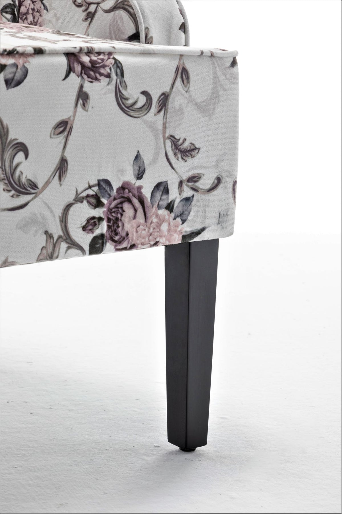 Versatile Upholstered Side Chair with Solid Wood Frame and Cushioned Comfort