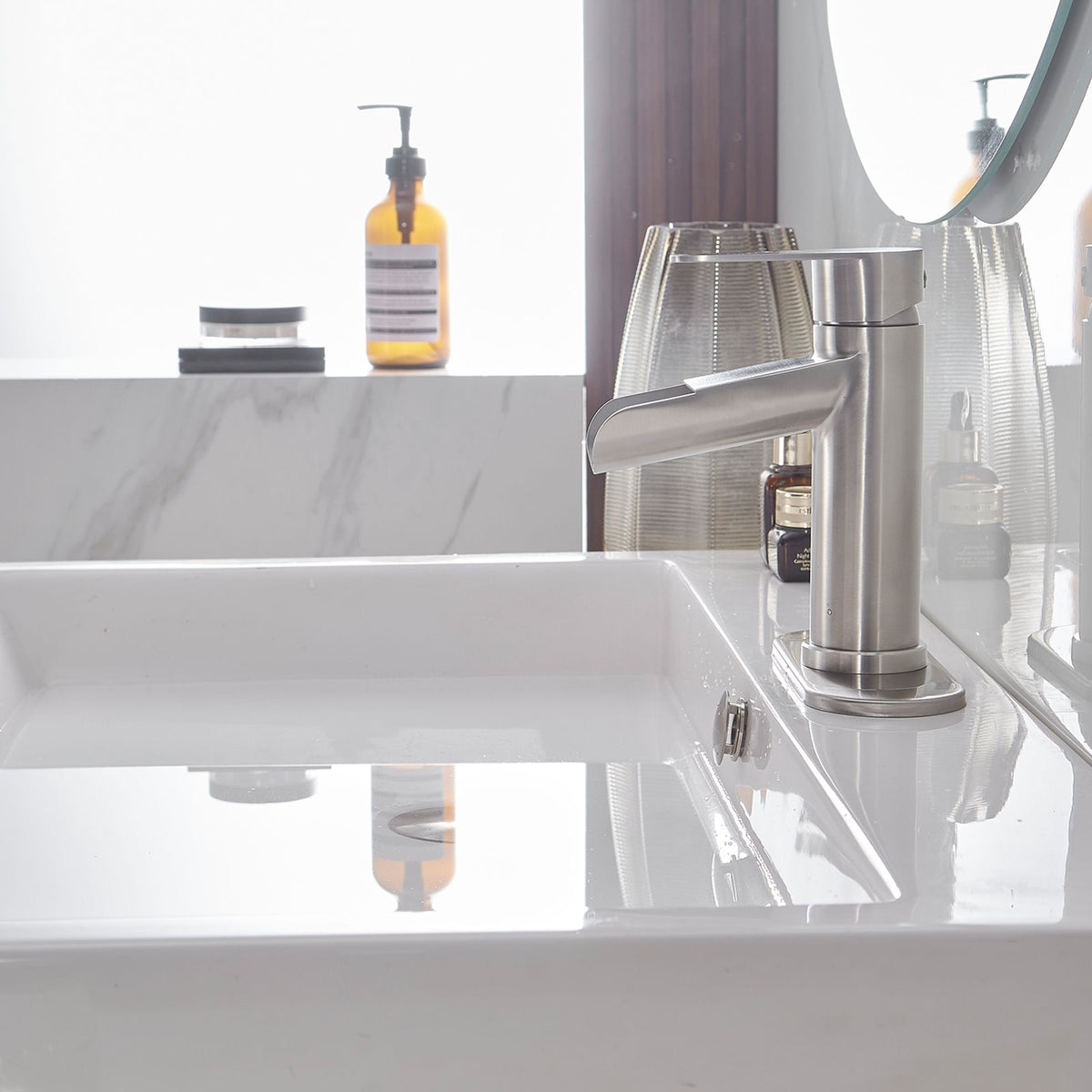 Modern Waterfall Bathroom Faucet with Flexible Sink Installation