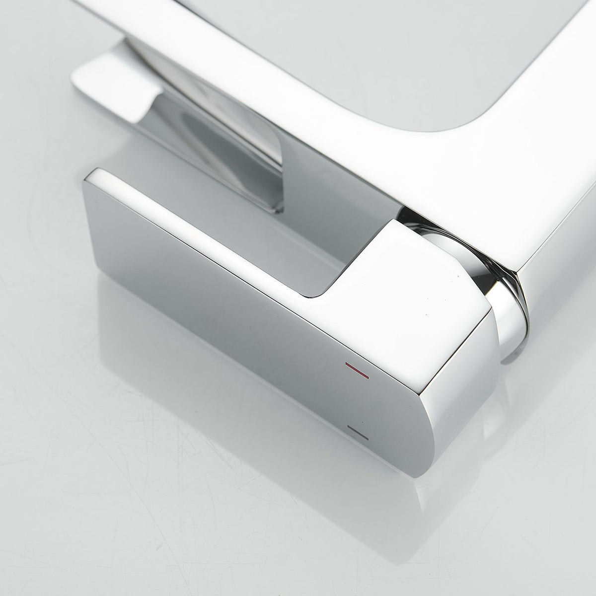 Modern Single-Handle Waterfall Bathroom Faucet